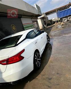 نيسان ماكسيما